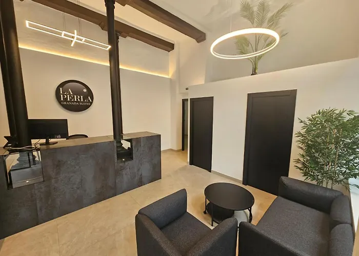 La Perla Granada Suites